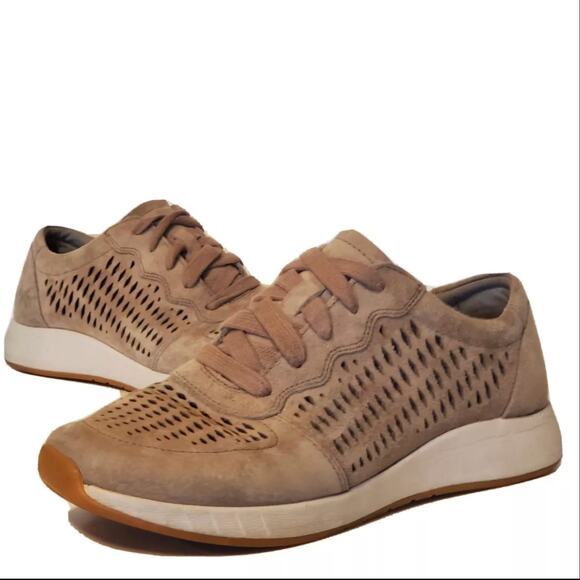 Dansko Charlie Lace Up Sneakers Perforated Cutout Suede Arch Support Beige 11 - Picture 1 of 8